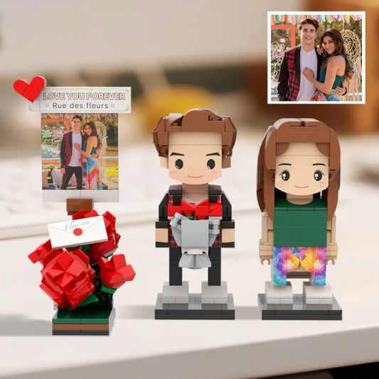 ForeverFig – Personalisierte Brick Figuren für Paare mit Rose