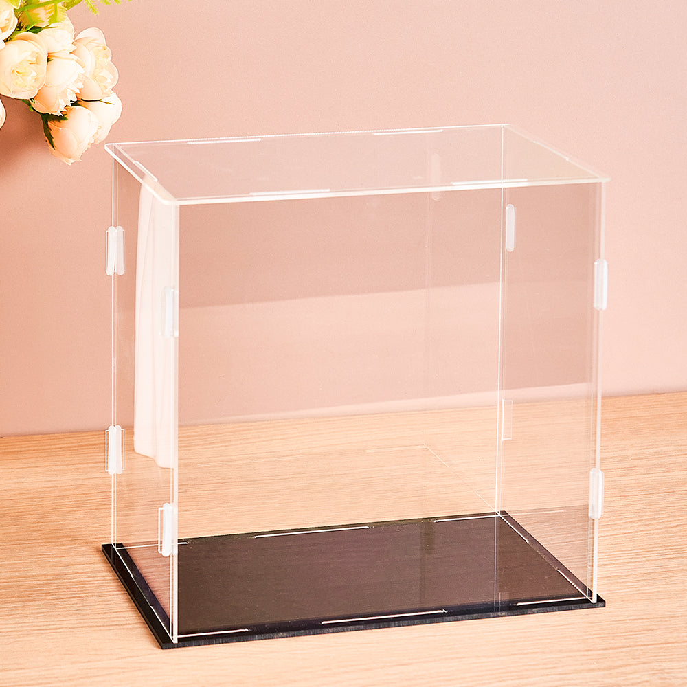 Staubdichte Acryl-Vitrine für 3 personalisierte Wackelkopf Figuren – 20 × 10 × 20 cm.