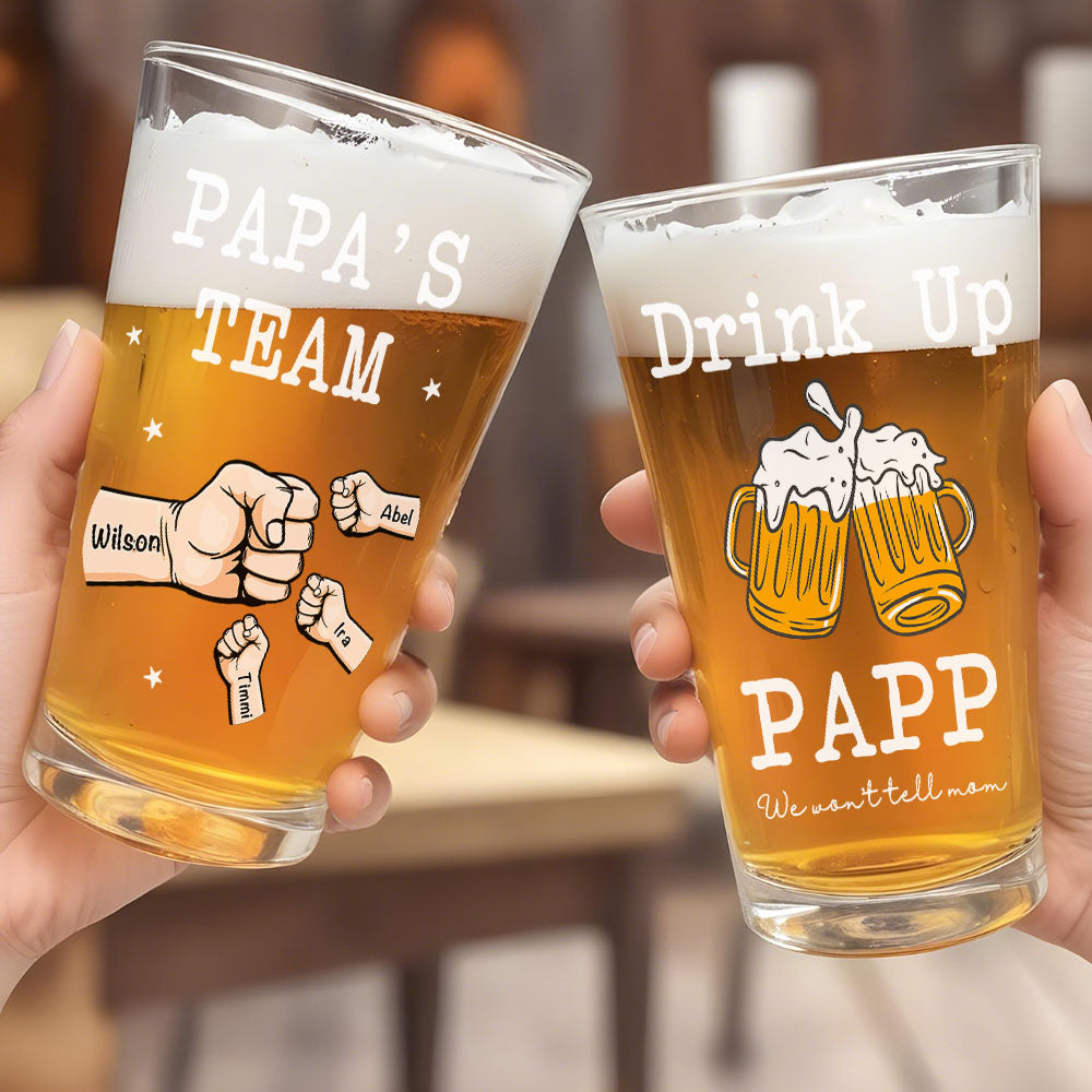 Personalisiertes Bierglas für Papa – „Drink Up Dad, We Won’t Tell Mom“