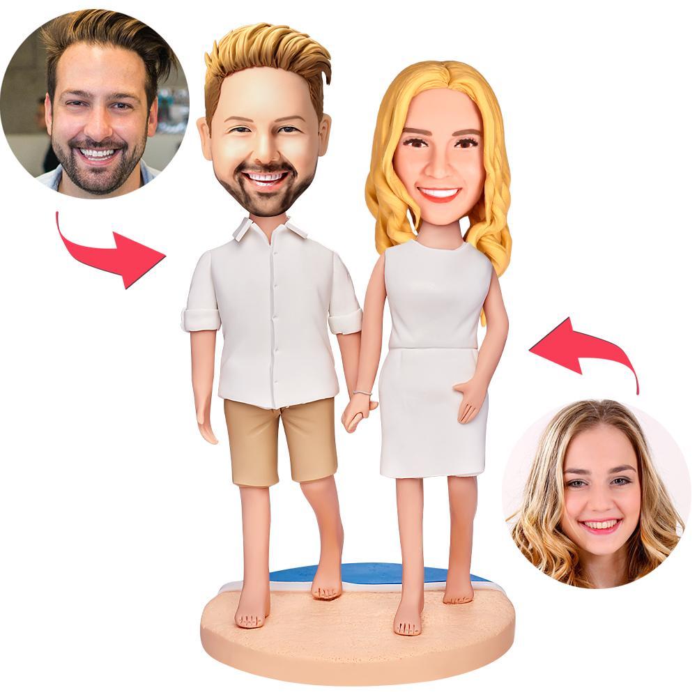 Couple Walking on the Beach – Personalisierte Bobbleheads mit Gravur