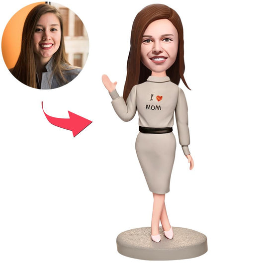Mama im grauen Kleid – Personalisierte Bobblehead-Figur mit Gravur