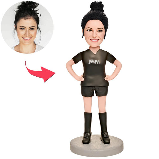 Mama in Schwarz – Personalisierte Bobblehead-Figur mit Gravur
