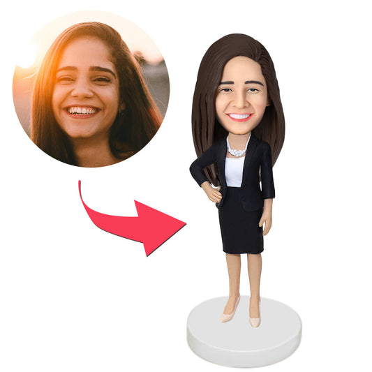 Personalisierte Wackelkopf Figur – Büroangestellte mit Wunschgravur.