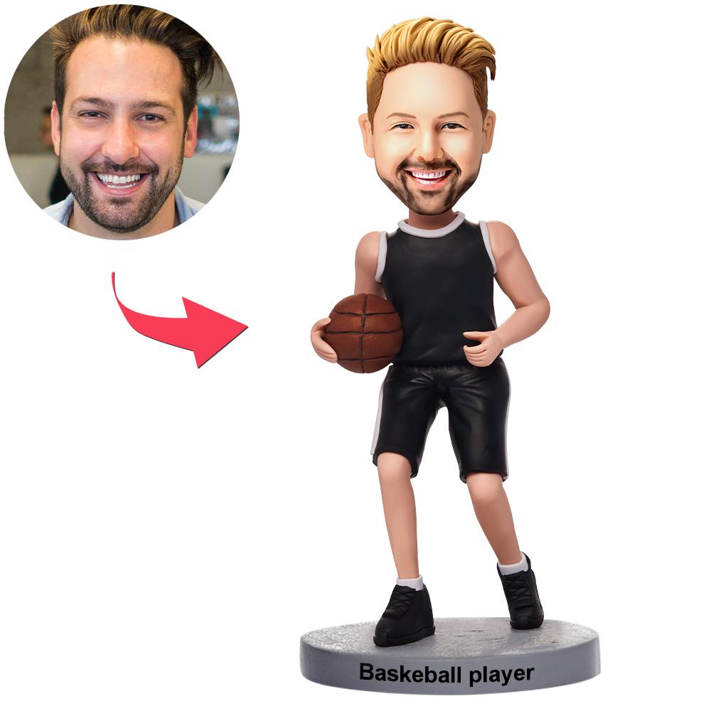 Personalisierter Bobblehead – Basketballspieler im schwarzen Trikot – mit Wunschgravur.