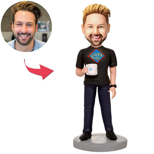 Super Dad mit Tasse – Personalisierte Wackelkopffigur mit Gravur