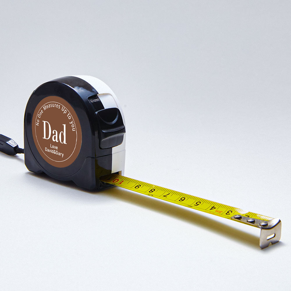 Personalisiertes Maßband mit Gravur – „No One Measures Up to You“ – Geschenk für Papa