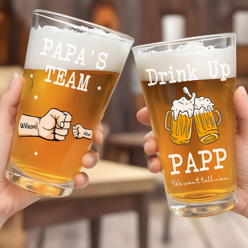 Personalisiertes Bierglas für Papa – „Drink Up Dad, We Won’t Tell Mom“