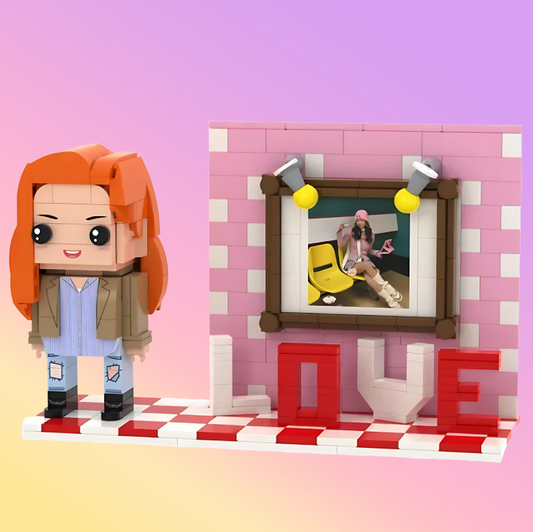 ForeverFig – Personalisierte Brick Figur mit LOVE-Schriftzug