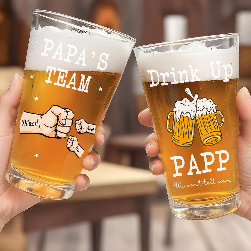 Personalisiertes Bierglas für Papa – „Drink Up Dad, We Won’t Tell Mom“