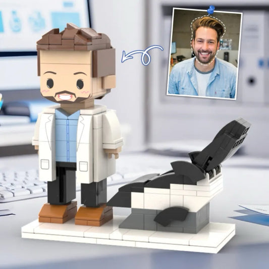 ForeverFig – Deine personalisierte Bausteinfigur im Arztstuhl