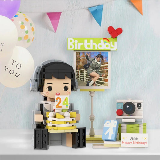 Personalized building block figure with photo and name – 1 person – The ideal birthday gift with a personal touch
