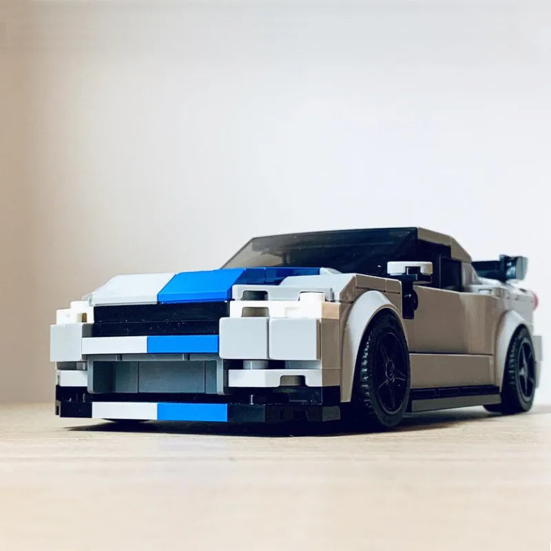 Nissan Skyline GT-R R34 Z-Tune: un coche de carreras hecho con ladrillos entrelazados