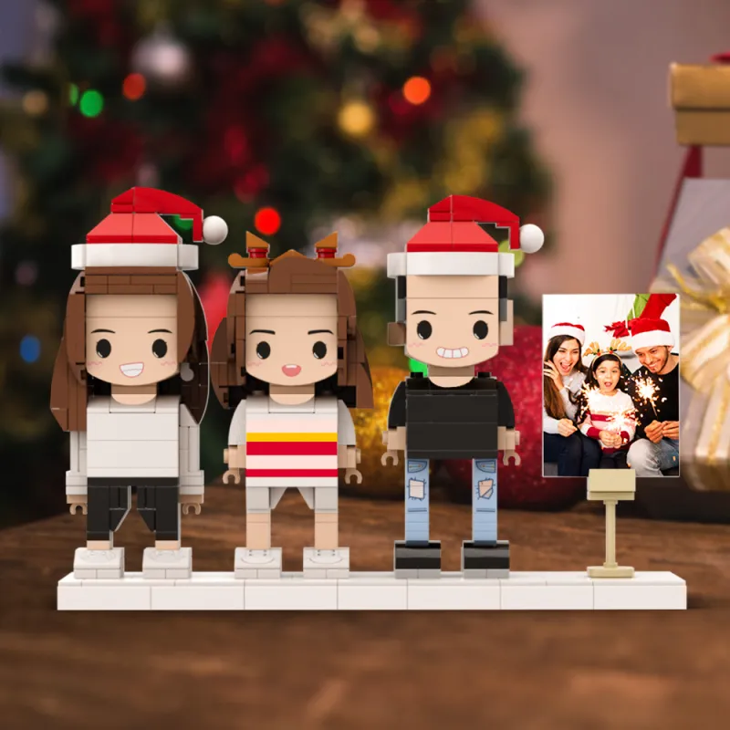 Personalized building block figures of 3 people in a picture frame – The perfect Christmas gift for families