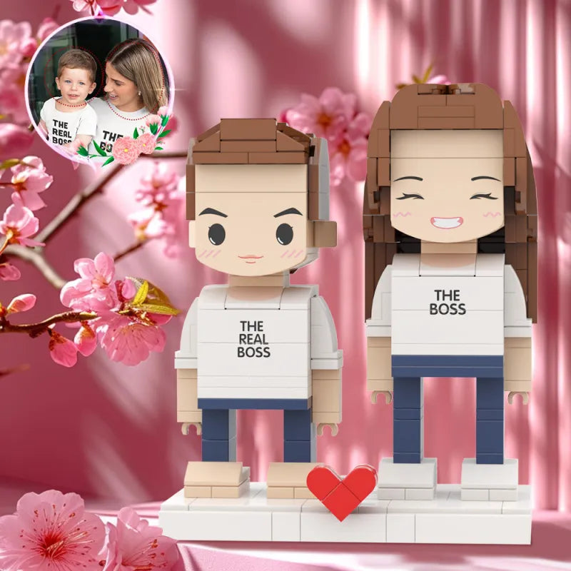 Mama &amp; Kind im Partnerlook – „Mom’s Real Boss“ – Personalisierte Bausteinfiguren (2 Personen)
