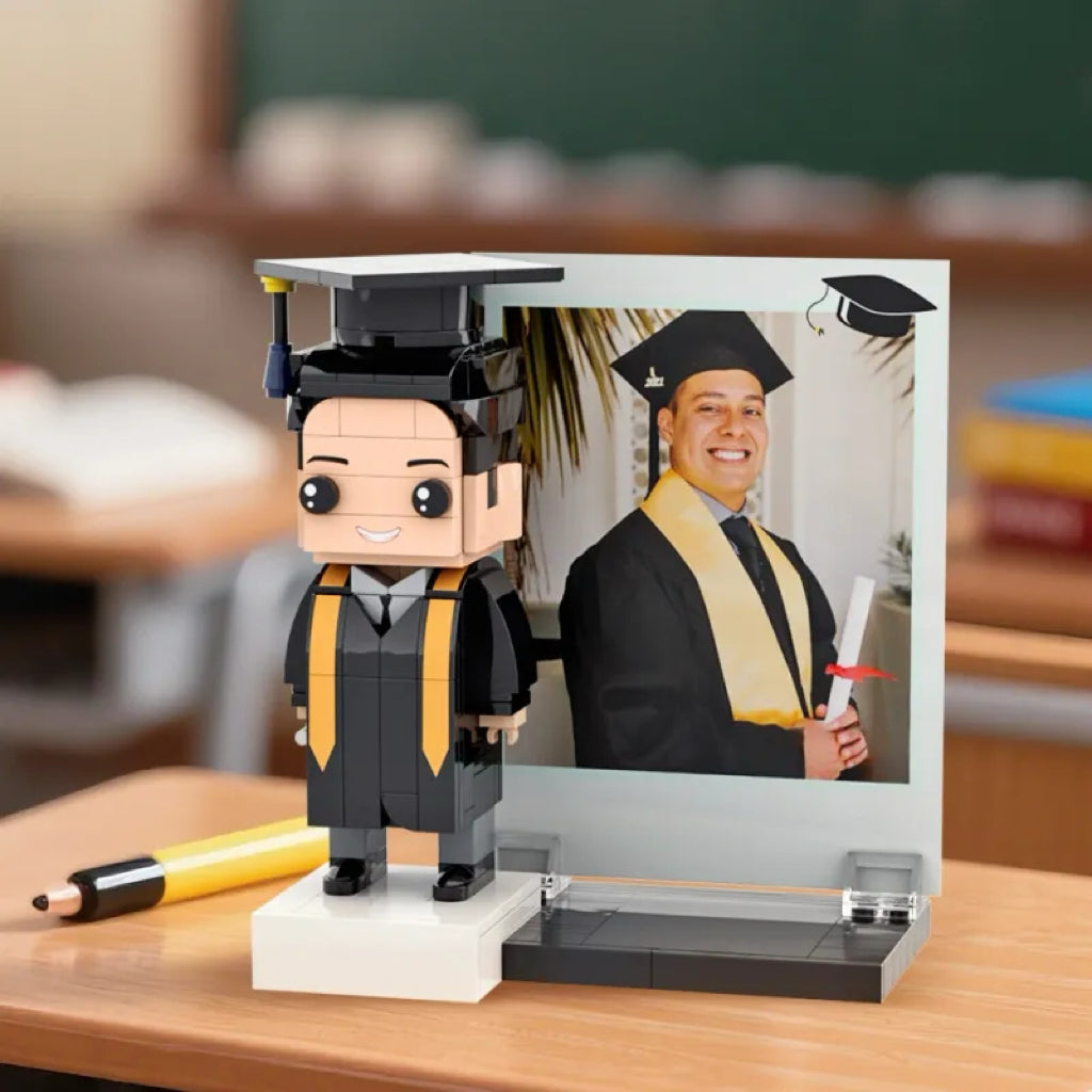 ForeverFig – Personalisierte Brick Figur als Abschlussgeschenk