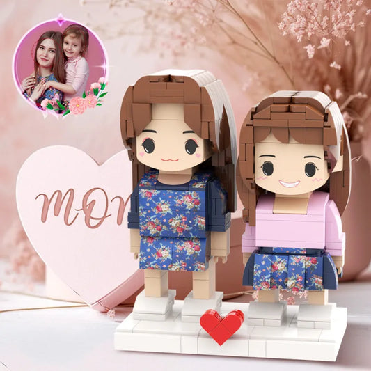Mama &amp; Tochter im blauen Partnerlook – Personalisierte Bausteinfiguren (2 Personen)