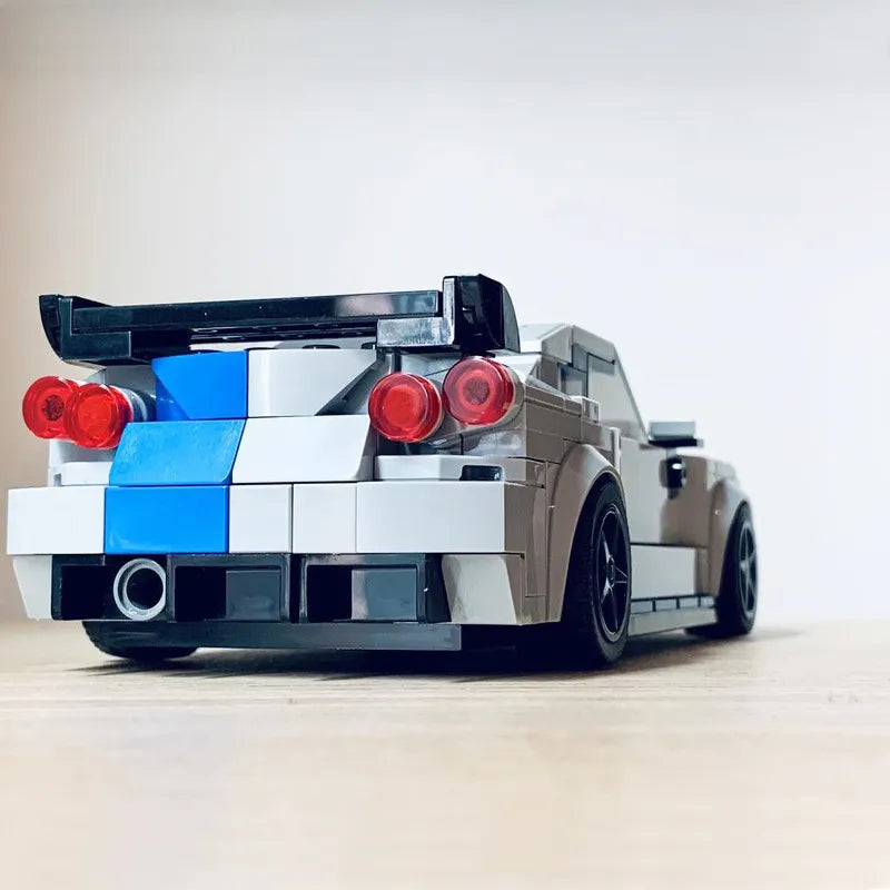 Nissan Skyline GT-R R34 Z-Tune: un coche de carreras hecho con ladrillos entrelazados