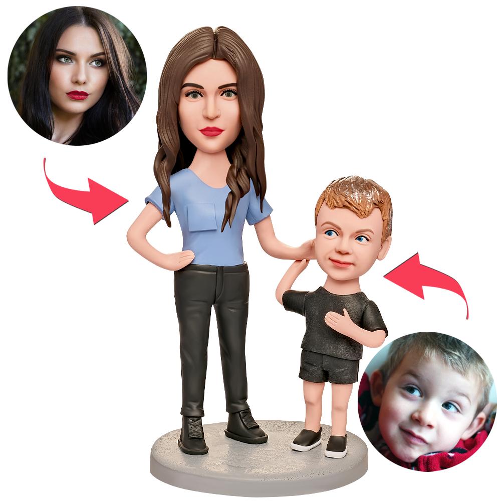 Mama zieht am Ohr – Personalisierte Bobblehead-Figur mit Gravur