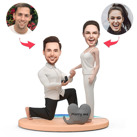 Proposing Couple On The Beach – Personalisierter Bobblehead mit Gravur