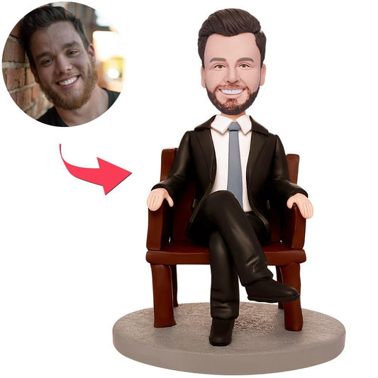 Personalisierte Wackelkopf Figur – Business-Mogul mit Wunschgravur.
