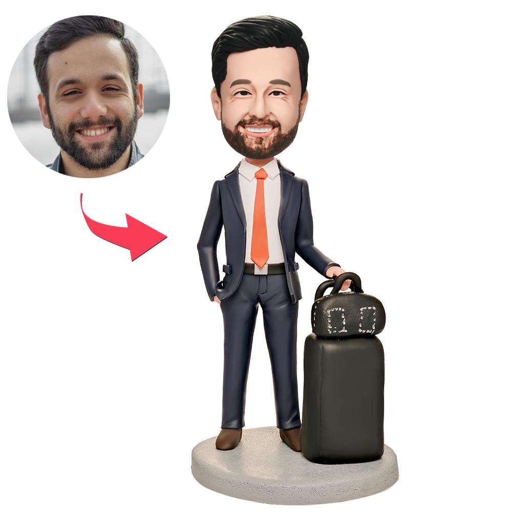 Personalisierter Bobblehead – Weltreisender Business-Executive – mit Wunschgravur.