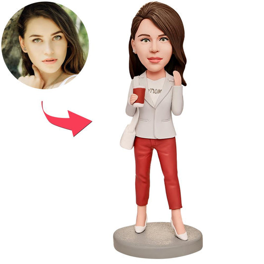 Mamá con taza de café – Figura cabezona personalizada con grabado