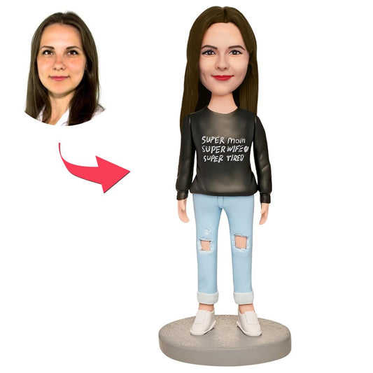 Súper mamá, súper esposa, súper cansada: figura cabezona personalizada con grabado