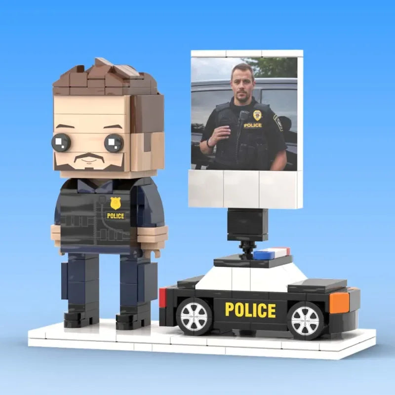 ForeverFig – Personalisierte Bausteinfigur im Polizei-Stil – 1 Person mit Fotovorlage - ForeverFig