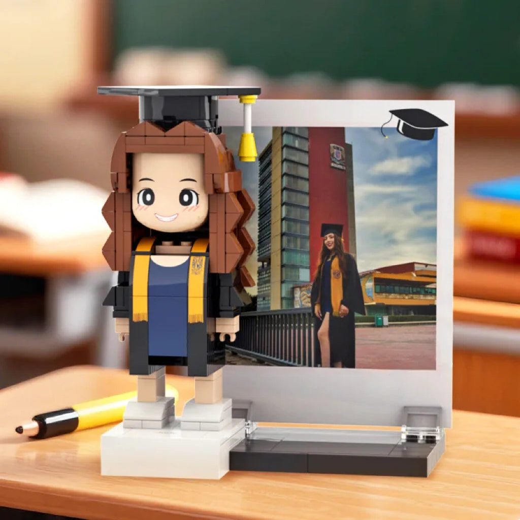 ForeverFig – Personalisierte Brick Figur als Abschlussgeschenk