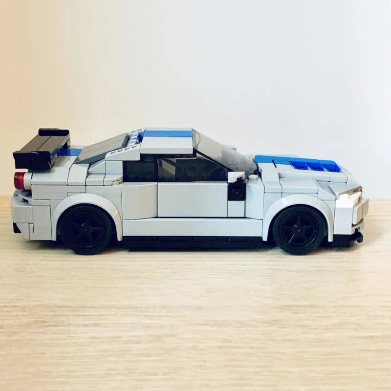 Nissan Skyline GT-R R34 Z-Tune: un coche de carreras hecho con ladrillos entrelazados