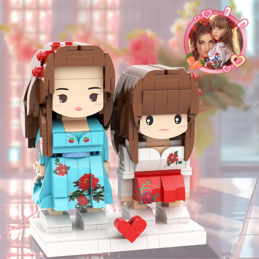 Mama &amp; Tochter im hübschen Partnerkleid – Personalisierte Bausteinfiguren mit anpassbarem Kopf (2 Personen)