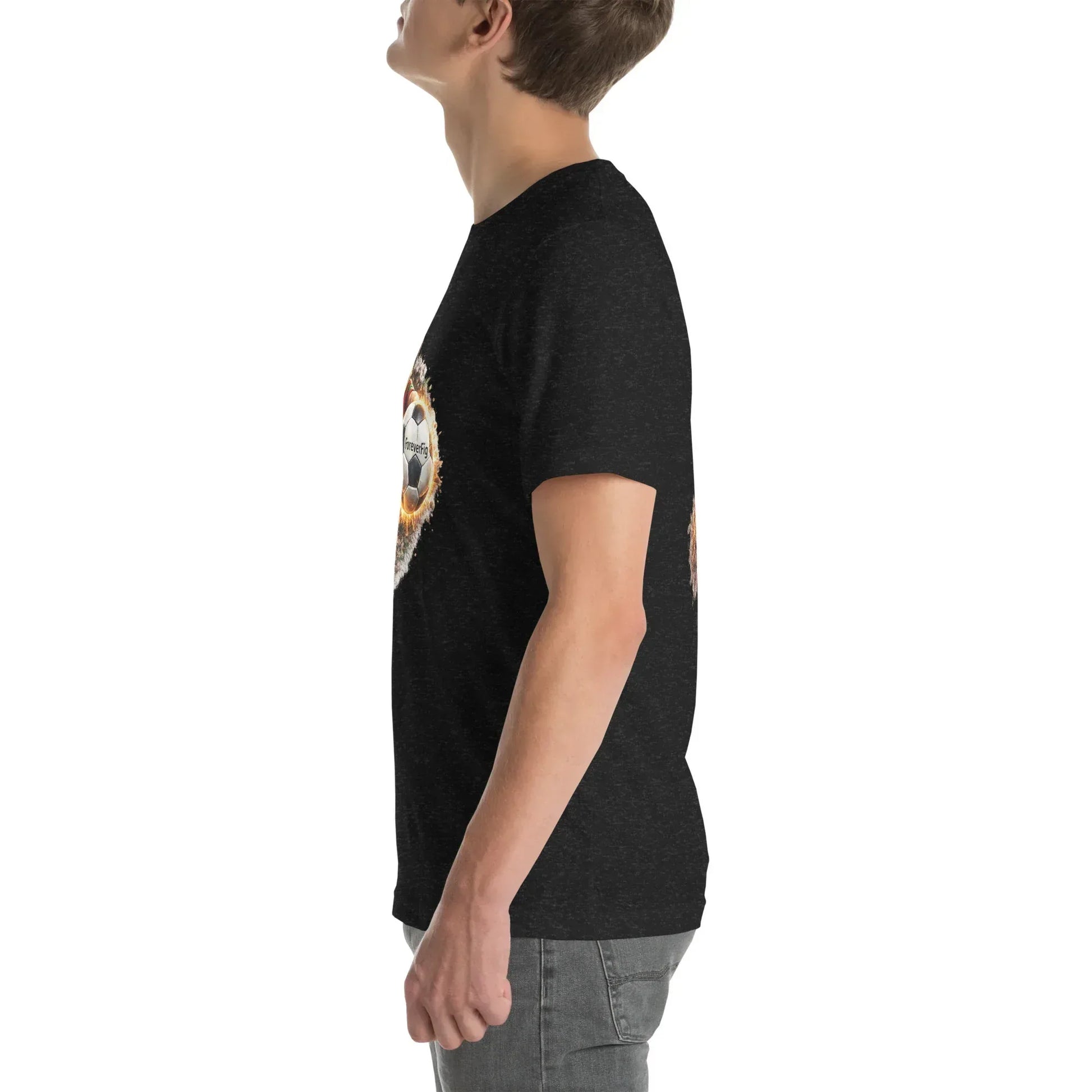 ForeverFig personalisiertes Fußball T-Shirt – der Ball fliegt durch den Körper - ForeverFig
